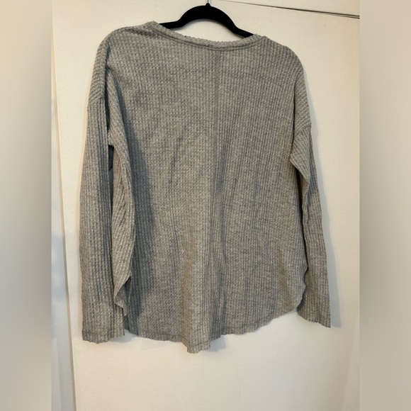 Wild fable grey oversized long sleeve t-shirt size XS - Picture 6 of 7